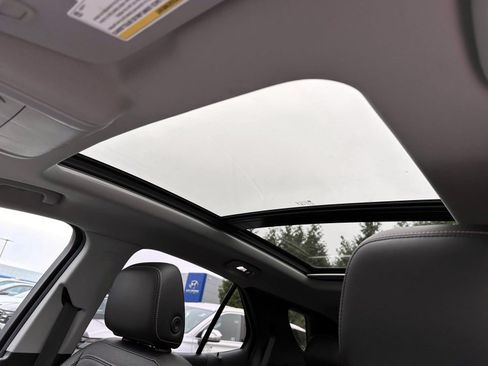 Used 2021 Chevrolet Equinox Premier AWD/4WD image 13