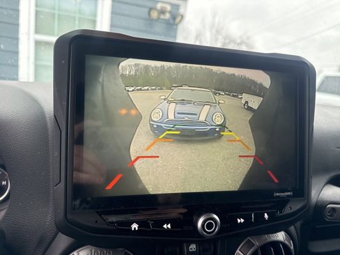 Used 2018 Jeep Wrangler Sport image 17