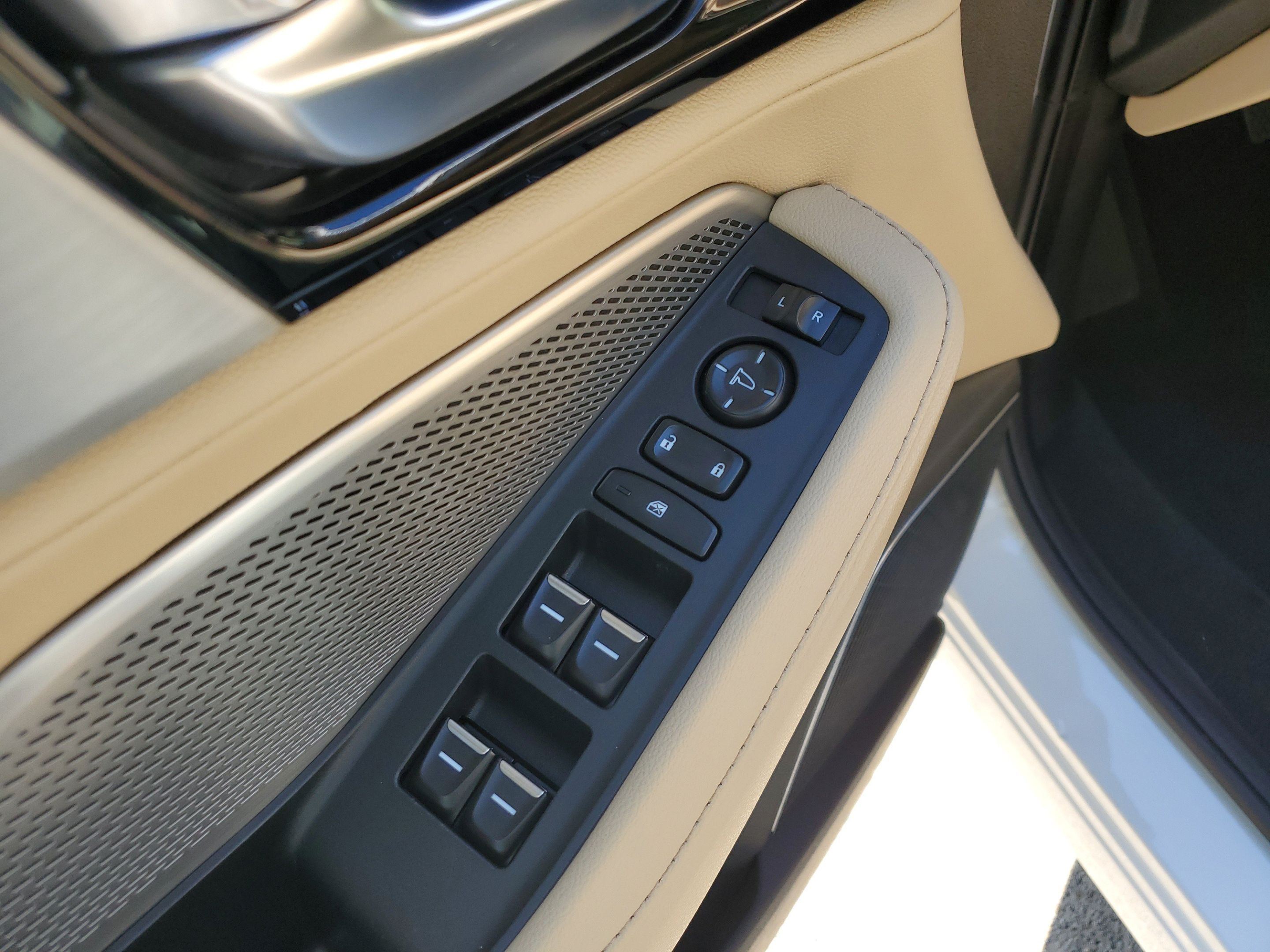 Certified 2024 Acura MDX FWD image 17