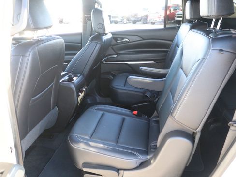 Used 2025 Chevrolet Traverse LT image 29