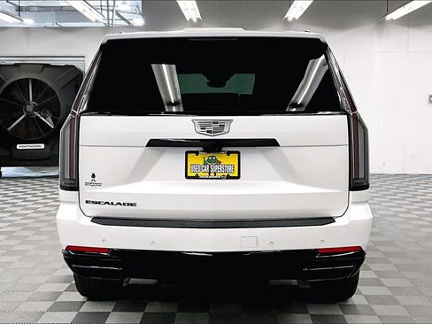 Used 2025 Cadillac Escalade Sport AWD/4WD image 5