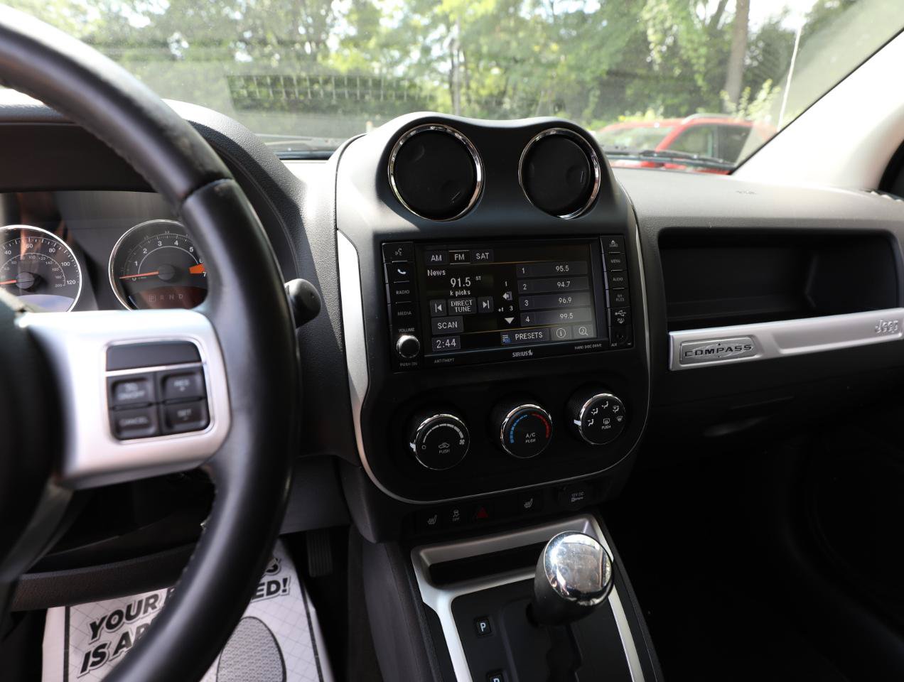 Used 2017 Jeep Compass Latitude AWD/4WD image 19