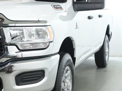 Used 2024 RAM 3500 Tradesman w/ Chrome Appearance Group AWD/4WD image 4