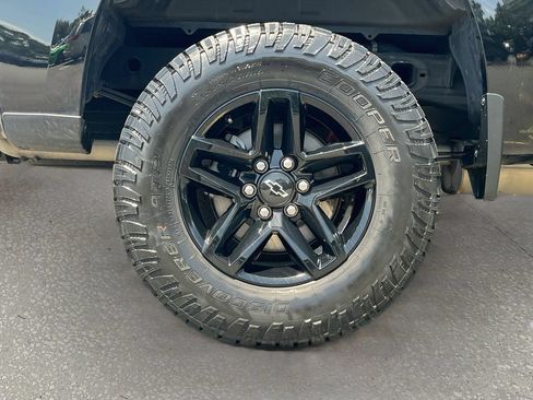 Used 2021 Chevrolet Silverado 1500 Custom Trail Boss AWD/4WD image 27