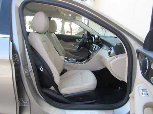 Used 2019 Mercedes-Benz C 300 Sedan image 22