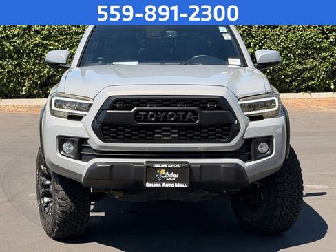 Used 2019 Toyota Tacoma TRD Off-Road image 3