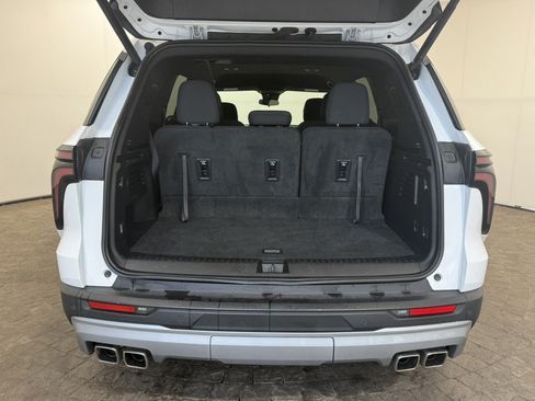 Used 2024 Chevrolet Traverse LT FWD image 7