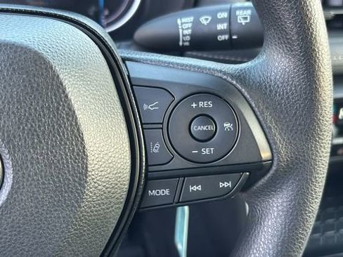 Used 2025 Toyota RAV4 LE AWD/4WD image 17