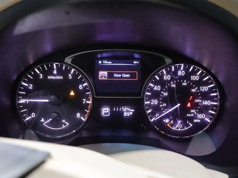 Used 2014 Nissan Altima 2.5 SL w/ Moonroof Package FWD image 39