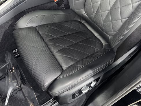 Certified 2025 BMW X7 xDrive40i w/ M Sport Package image 35