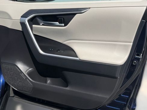 Certified 2025 Toyota RAV4 XLE image 22
