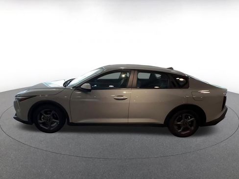 Used 2025 Kia K4 FWD image 8
