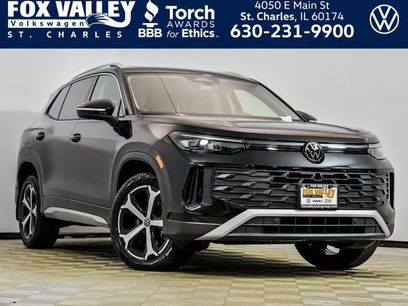 Used 2025 Volkswagen Tiguan SE w/ Panoramic Sunroof Package