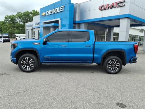 Used 2024 GMC Sierra 1500 AT4 w/ Technology Package AWD/4WD image 7