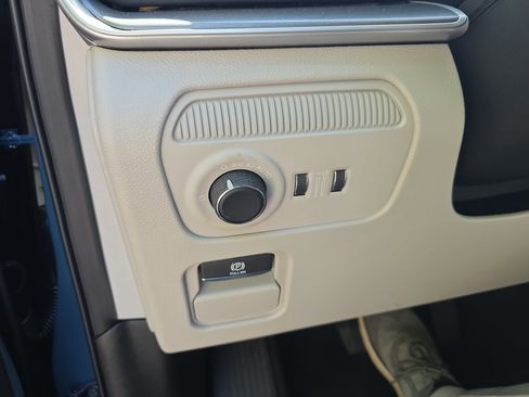 New 2026 Jeep Grand Wagoneer L Limited AWD/4WD image 22