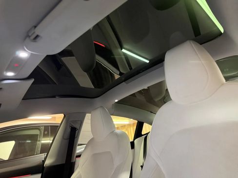 Used 2025 Tesla Model 3 Long Range RWD image 37