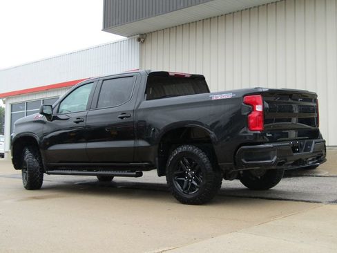 Used 2021 Chevrolet Silverado 1500 Custom Trail Boss w/ Midnight Edition AWD/4WD image 10