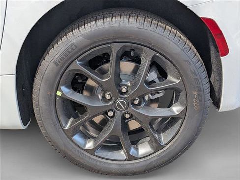 New 2026 Chrysler Pacifica Limited w/ S Appearance Package image 10