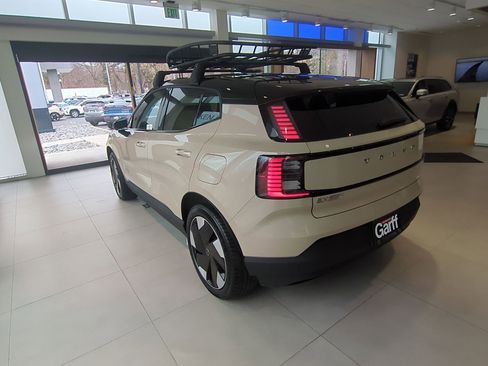 New 2026 Volvo EX30 Plus w/ Climate Package image 5