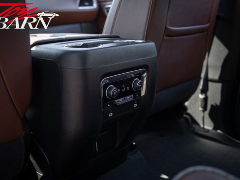 Used 2023 Chevrolet Suburban High Country AWD/4WD image 34