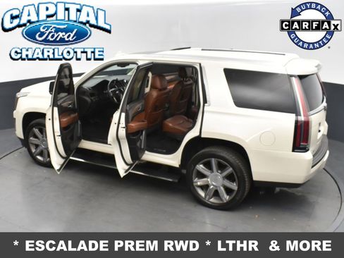 Used 2015 Cadillac Escalade Premium image 32