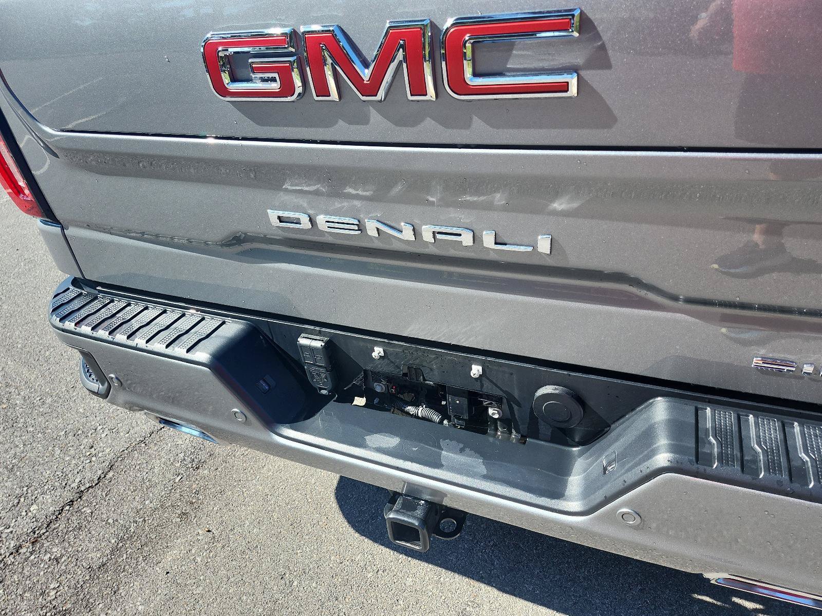Certified 2024 GMC Sierra 1500 Denali w/ Denali Reserve Package AWD/4WD image 4