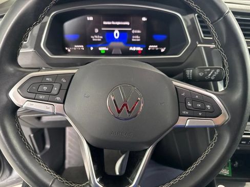 Used 2023 Volkswagen Tiguan SE w/ Panoramic Sunroof Package FWD image 20