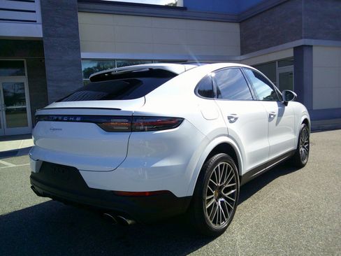 Used 2020 Porsche Cayenne image 8