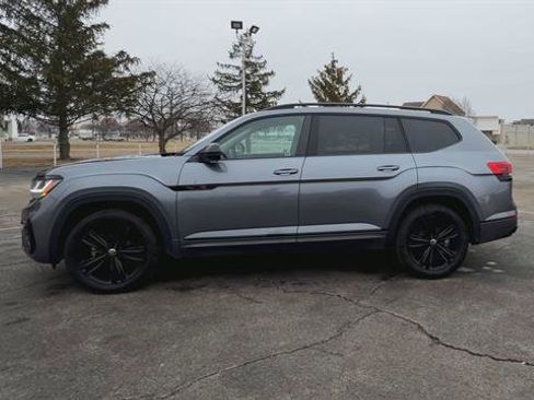 Used 2023 Volkswagen Atlas SEL R-Line image 5