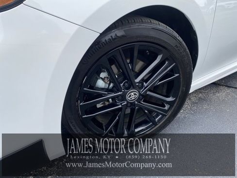 Used 2025 Toyota Camry SE image 9