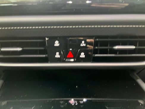 New 2026 Volkswagen Atlas SE image 15