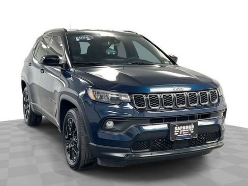 Used 2024 Jeep Compass Latitude w/ Altitude Special Edition image 1