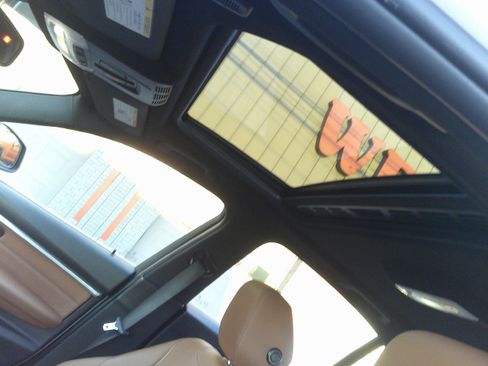 Used 2017 BMW 330i xDrive xDrive image 23