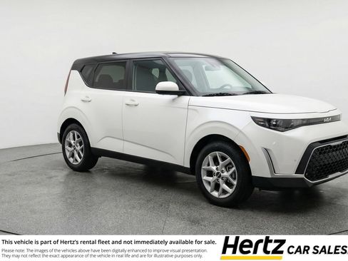 Used 2025 Kia Soul LX w/ LX Technology Package FWD image 1