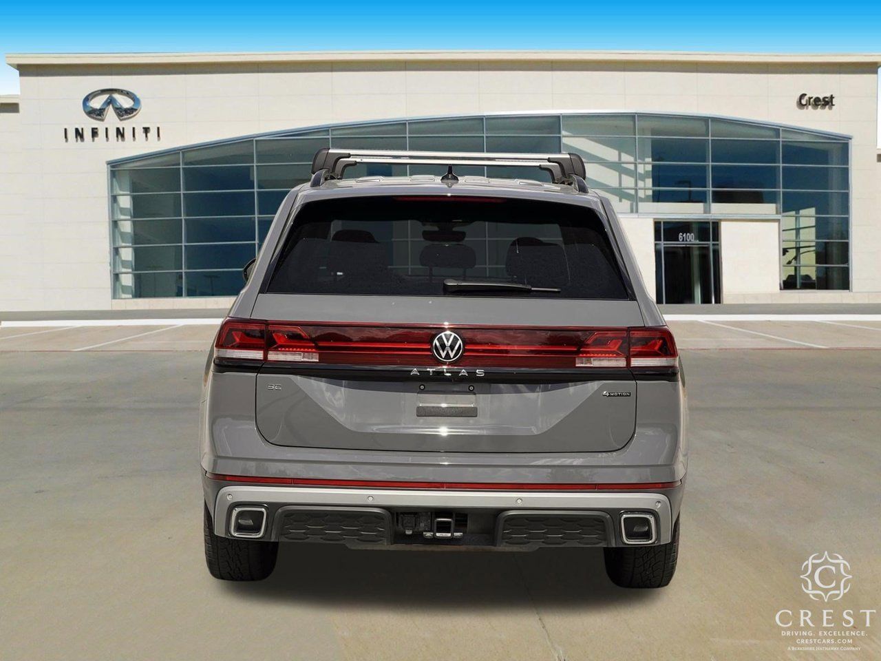Used 2025 Volkswagen Atlas Peak Edition SE AWD/4WD image 4