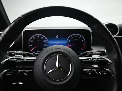 Used 2024 Mercedes-Benz GLC 300 4MATIC image 14