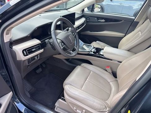 Used 2021 Lincoln Nautilus Reserve w/ Equipment Group 201A image 7