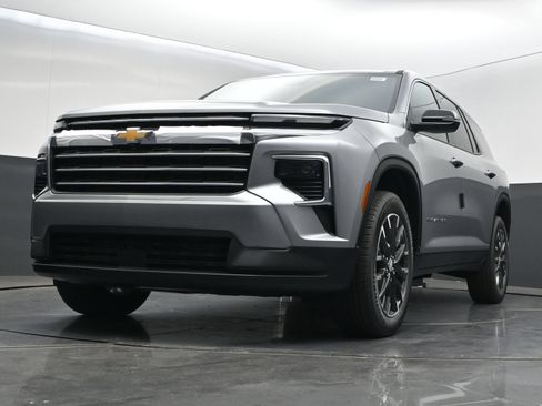 New 2026 Chevrolet Traverse LT w/ Sun and Wheel Package FWD image 42