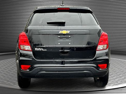 Used 2022 Chevrolet Trax LS w/ Tint and Cruise Package image 5