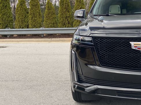 Used 2024 Cadillac Escalade Sport Platinum w/ Heavy-Duty Trailer Package image 18