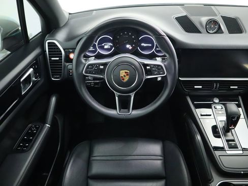 Used 2021 Porsche Cayenne image 10