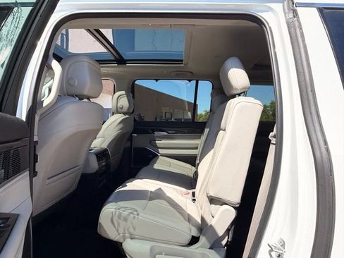 Used 2023 Jeep Wagoneer L 4WD w/ Premium Group I image 24
