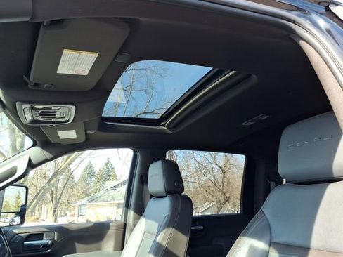 Used 2022 GMC Sierra 3500 Denali w/ Denali Black Diamond Edition image 20