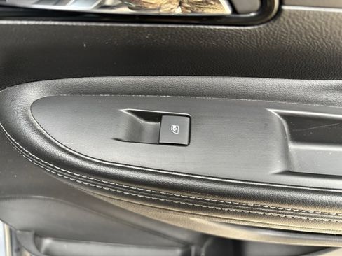 Used 2019 Buick Encore Sport Touring image 25