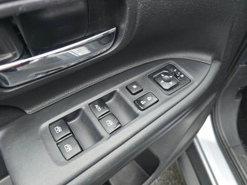 Used 2016 Mitsubishi Outlander ES image 19