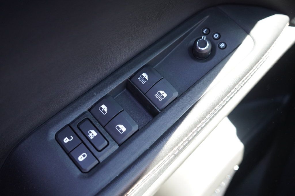 Used 2026 Jeep Cherokee Overland AWD/4WD image 18