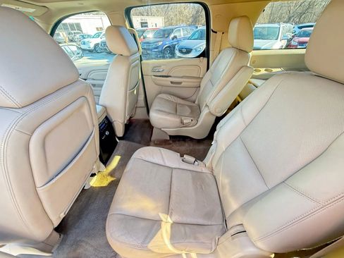 Used 2012 Cadillac Escalade ESV Premium image 16