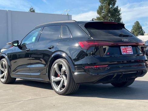 Used 2024 Audi Q8 e-tron Prestige w/ Prestige Package image 7