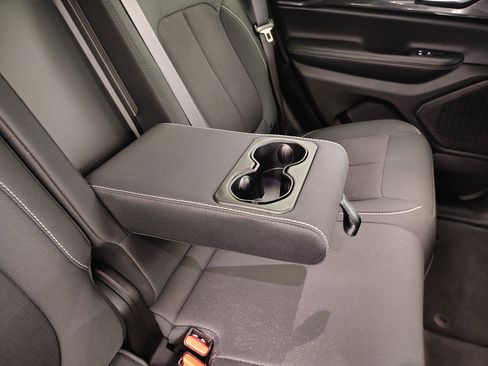Used 2023 Jeep Grand Cherokee Laredo w/ Luxury Tech Group I AWD/4WD image 29