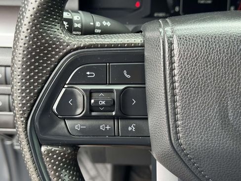 Used 2025 Toyota Tacoma SR5 AWD/4WD image 11